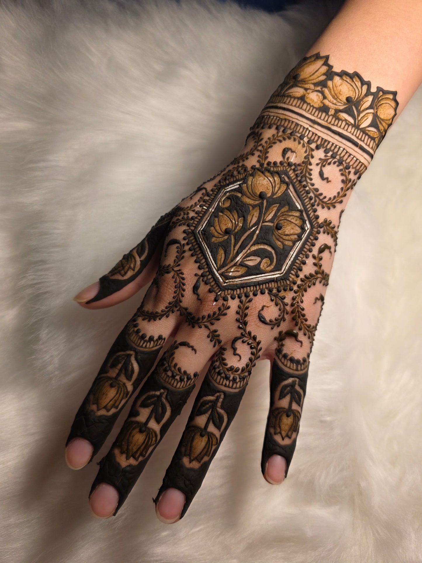 Moblie Henna Service | Karva Chauth